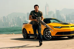 F&uuml;nf Jahre nach dem Krieg zwischen Autobots und Decepticons macht die CIA Jagd auf beide Alien-Gruppen. Als der T&uuml;ftler Cade Yaeger (Mark Wahlberg) den Anf&uuml;hrer der friedlichen Autobots in seiner Scheune vorfindet, geraten er und seine Tochter in Lebensgefahr ...