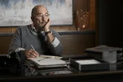 Dr. Aaron Glassman (Richard Schiff)