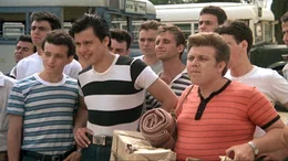 Benny (Jesse Katzur, li.), Momo (Jonathan Segal) und Johnny (Zachi Noy, re.) m&uuml;ssen endg&uuml;ltig zur Armee.Benny (Jesse Katzur, li.), Momo (Jonathan Segal) und Johnny (Zachi Noy, re.) mĂĽssen endgĂĽltig zur Armee.