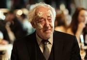 Der ehemalige Tierarzt Amandus (Dieter Hallervorden) zeigt zunehmend Anzeichen einer Alzheimer-Erkrankung.  +++ Die Verwendung des sendungsbezogenen Materials ist nur mit dem Hinweis und Verlinkung auf RTL+ gestattet. +++