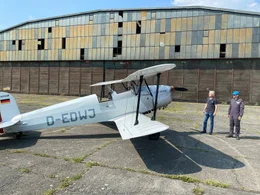 Eine Buecker Jungman. Frueher ein militaerisches Schulungsflugzeug. Heute ein Oldtimer, der in Grossenhain abhebt.