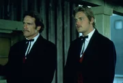 Steve Sloan (Barry Van Dyke, l.); Carl Simpson (Carey Van Dyke, r.)