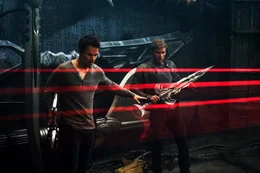 Aus Furcht vor einer erneuten Zerst&ouml;rung der eigenen Umwelt durch die verfeindeten Alien-Gruppen Autobots und Decepticons, hat die CIA die Jagd auf beide er&ouml;ffnet. Cade (Mark Wahlberg, l.) und Shane (Jack Reynor, r.) riskieren dennoch ihr Leben, um den friedlichen Autobots zu helfen ...
