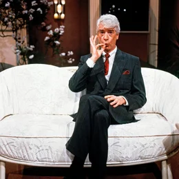 Er war einer der beliebtesten und bedeutendsten Showmaster und Entertainer im gesamten deutschsprachigen Raum: Rudi Carrell (1934-2006).