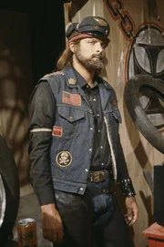 Howie Munson (Douglas Barr) Howie Munson (Douglas Barr)