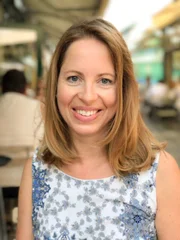 Manuela. Manuela.