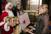 Can (Volkan Isbert) und Katja (Anna-Katharina Samsel) kehren glücklich verliebt aus ihrem Türkei-Urlaub zurück und ahnen nichts von Beas (Caroline Maria Frier) und Ingos Sorgen. Can (Volkan Isbert) und Katja (Anna-Katharina Samsel) kehren glücklich verliebt aus ihrem Türkei-Urlaub zurück und ahnen nichts von Beas (Caroline Maria Frier) und Ingos Sorgen.