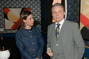 Matilda (Anna-Katharina Fecher) kann sich Gerners (Wolfgang Bahro) Unsicherheit nicht erklären. Matilda (Anna-Katharina Fecher) kann sich Gerners (Wolfgang Bahro) Unsicherheit nicht erklären.