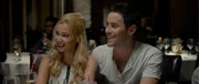 Christen (Elisabeth Hower) und  ihr Freund Tyler (Evan Williams) freuen sich auf das Abenteuer im Escape Room.