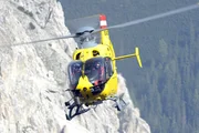Hans, Martin und die Bergwacht-Kollegen auf der Suche nach Eisenbache.
