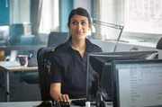 Miriam (Shirin Golchin) ist eine Kollegin von Nora und Alexander und unterstützt das Duo bei den Ermittlungen. Miriam (Shirin Golchin) ist eine Kollegin von Nora und Alexander und unterstützt das Duo bei den Ermittlungen.
