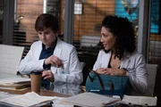 Dr. Shaun Murphy (Freddie Highmore) und Dr. Carly Lever (Jasika Nicole)  Die Verwendung des sendungsbezogenen Materials ist nur mit dem Hinweis und Verlinkung auf RTL+ gestattet.