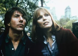 Hoffnungsvoll: Dustin Hoffman als Babe Levy, Marthe Keller als Elsa.