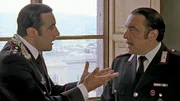 Capitano Anceschi muss Unterhaltungsprogramm fuer eine Wohltaetigkeitsveranstaltung organisieren und Maresciallo Cecchini soll ihm dabei helfen. Dessen Vorschlaege finden bei seinem Chef aber bisher kein Gefallen. (Flavio Insinna, Nino Frassica, v.l.) Capitano Anceschi muss Unterhaltungsprogramm fuer eine Wohltaetigkeitsveranstaltung organisieren und Maresciallo Cecchini soll ihm dabei helfen. Dessen Vorschlaege finden bei seinem Chef aber bisher kein Gefallen. (Flavio Insinna, Nino Frassica, v.l.)