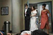l-r: Dr. Shaun Murphy (Freddie Highmore), Lea Dilallo (Paige Spara), Dr. Jordan Allen (Bria Henderson) l-r: Dr. Shaun Murphy (Freddie Highmore), Lea Dilallo (Paige Spara), Dr. Jordan Allen (Bria Henderson)