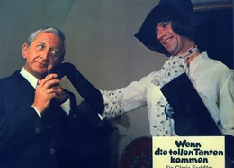 v.li.: Portier Poldi (Gunther Philip), Rudi (Rudi Carrell)