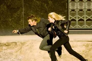 Lincoln Six-Echo (Ewan McGregor) und Jordan Two-Delta (Scarlett Johansson) sind auf der Flucht..