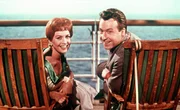 L-R: Marcella (Germaine Damar) und Peter (Peter Alexander) haben sich gefunden - und wollen sich nie wieder trennen.