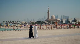 Die Arabischen Emirate vermitteln einen tr&uuml;gerischen Eindruck.    +++ Die Verwendung des sendungsbezogenen Materials ist nur mit dem Hinweis und Verlinkung auf RTL+ gestattet. +++