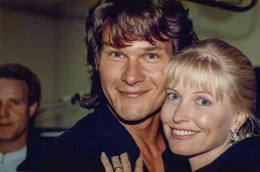 Der junge Patrick Swayze bei einer Familienfeier mit seiner Ehefrau Lisa Niemi