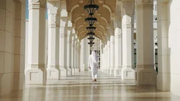 Die Arabischen Emirate vermitteln einen tr&uuml;gerischen Eindruck.    +++ Die Verwendung des sendungsbezogenen Materials ist nur mit dem Hinweis und Verlinkung auf RTL+ gestattet. +++