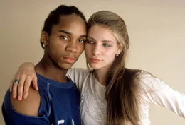 Tr&auml;umen von einer gro&szlig;en Tanz-Karriere: Leroy (Gene Anthony Ray, l.) und Hilary (Antonia Franceschi, r.) ...