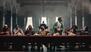 Kendrick Lamar ließ sich für das Musikvideo zu seinem Song „Humble“ von Leonardo da Vincis berühmtem Wandgemälde „Das letzte Abendmahl“ inspirieren. Kendrick Lamar ließ sich für das Musikvideo zu seinem Song „Humble“ von Leonardo da Vincis berühmtem Wandgemälde „Das letzte Abendmahl“ inspirieren.