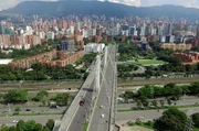 Medellín, die einst gefährlichste Stadt der Welt, hat sich in eine grüne, lebenswerte Stadt verwandelt. Medellín, die einst gefährlichste Stadt der Welt, hat sich in eine grüne, lebenswerte Stadt verwandelt.