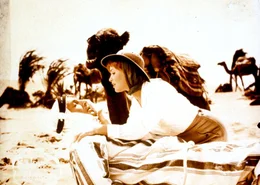 Peter Karmann (Peter Alexander), Marcella (Germaine Damar)