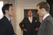Mark (Arne Stephan, l.) und Philip (Philipp Romann, r.) geraten erneut aneinander und werden allerdings von Julius (G&uuml;nter Barton, M.) dabei gest&ouml;rt ...