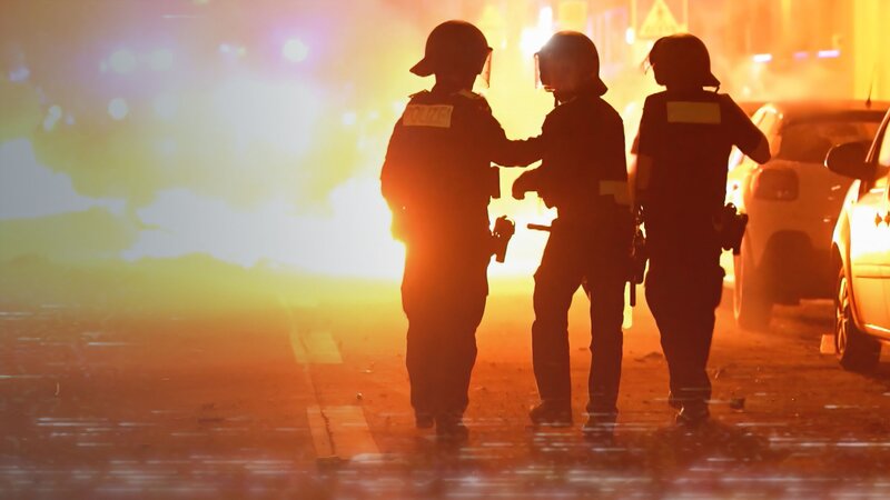 Angriffe auf Einsatzkräfte – Verliert Deutschland den Respekt? (D, 2023)