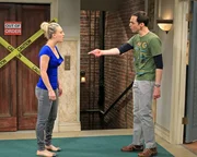Ein Streit zwischen Sheldon (Jim Parsons, r.) und Leonard überträgt sich auch auf Penny (Kaley Cuoco, l.) und Amy, während Raj eine ganz besondere Aufgabe vor sich hat ... Ein Streit zwischen Sheldon (Jim Parsons, r.) und Leonard überträgt sich auch auf Penny (Kaley Cuoco, l.) und Amy, während Raj eine ganz besondere Aufgabe vor sich hat ...
