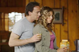 Statt L.A. vor einer Bombe zu retten, verbringt Cris Johnson (Nicolas Cage, l.) seine Zeit lieber mit seiner Freundin (Jessica Biel, l.) im Grand Canyon. Was er nicht wei&szlig;: FBI und Terroristen sind ihm dicht auf den Fersen ...