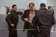Slade "Cop" Humphries (Billy Bob Thornton)