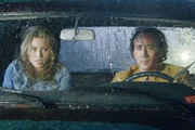 Chris (Nicolas Cage, r.) soll eine Bombe ausfindig machen. Doch die Rettung von acht Millionen Menschen interessiert ihn nicht sonderlich. Wichtiger ist es ihm, bei seiner Traumfrau Liz (Jessica Biel, l.) zu landen ...