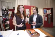 Bruno (Tim Sander, r.) gelingt es nicht, Nora (Julia Malik, l.) von seinen Pl&auml;nen zu &uuml;berzeugen.