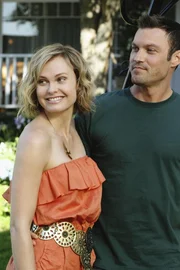 Stephanie (Annie Little, l.); Keith Watson (Brian Austin Green, r.)