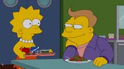 Lisa (l.) ist schwer verliebt in Lucas (r.), einen dicken und d&uuml;mmlichen Mitsch&uuml;ler, der &uuml;berhaupt nicht ihre Kragenweite ist. Marge erf&auml;hrt von Patty und Selma, dass M&auml;dchen sich oft in Jungs verlieben, die ihrem Vater &auml;hneln - und endlich hat sie eine Erkl&auml;rung f&uuml;r Lisas Wahl ...