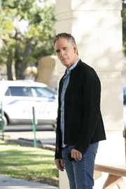 Dwayne Pride (Scott Bakula)