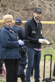 Loretta Wade (CCH Pounder, l.); Sebastian Lund (Rob Kerkovich, r.) Loretta Wade (CCH Pounder, l.); Sebastian Lund (Rob Kerkovich, r.)