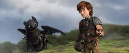 Der grausame Wikinger Drago Blutfaust will eine Drachenarmee aufstellen und sich daf&uuml;r auch die Drachen der Wikinger auf der Insel Berk einverleiben. Das k&ouml;nnen Hicks (r.) und sein treuer Gef&auml;hrte Ohnezahn (l.) jedoch auf keinen Fall zulassen und begeben sich auf eine gef&auml;hrliche Mission ...