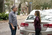 Dwayne Pride (Scott Bakula, l.); Sasha Broussard (Callie Thorne, r.) Dwayne Pride (Scott Bakula, l.); Sasha Broussard (Callie Thorne, r.)