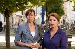Doris Schretzmayer (Elisabeth), Gabriele Benesch (Christine).