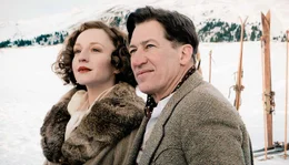 Die Schauspielkollegen Leni Riefenstahl (Brigitte Hobmeier) und Luis Trenker (Tobias Moretti).