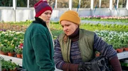 Britta Hausmann (Stephanie Gossger) hat schlechte Nachrichten für Lisa (Lena Schmidtke) Britta Hausmann (Stephanie Gossger) hat schlechte Nachrichten für Lisa (Lena Schmidtke)