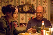 Ohne dass ihr Vater Mac (J.K. Simmons) davon wei&szlig;, geht Juno (Elliot Page) in eine Abtreibungsklinik.