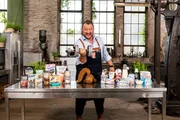 Die Tricks der Lebensmittelindustrie sind so vielfältig wie das Sortiment im Supermarkt - und Brancheninsider Sebastian Lege kennt sie alle. Die Tricks der Lebensmittelindustrie sind so vielfältig wie das Sortiment im Supermarkt - und Brancheninsider Sebastian Lege kennt sie alle.