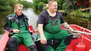 Für seine neue Geschäftsidee auf den Emder Kanälen hat Sebo extra ein Boot gekauft. Für seine neue Geschäftsidee auf den Emder Kanälen hat Sebo extra ein Boot gekauft.