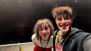 Carmen trifft Alexander Eder und begleitet ihn durch die Vorbereitungen f&uuml;r seinen Auftritt.