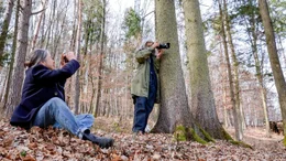 Elfie Semotan bei ihren fotografischen Streifz&uuml;gen im s&uuml;dlichen Burgenland.